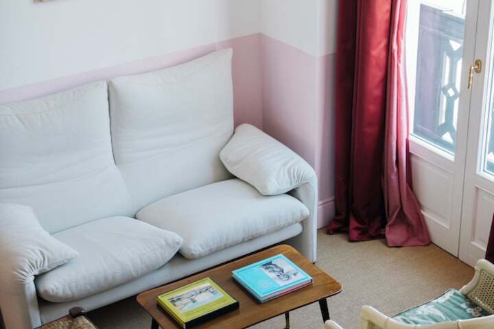 Room 8 of 47