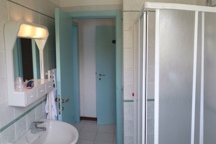 Room 15 of 41