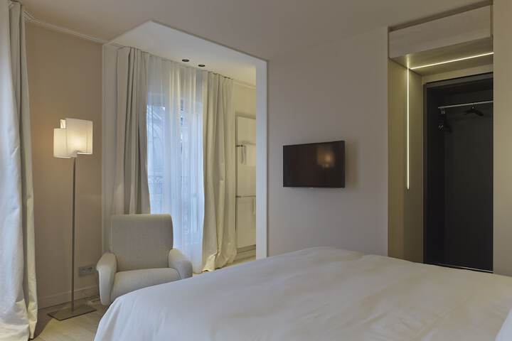 Room 30 of 74