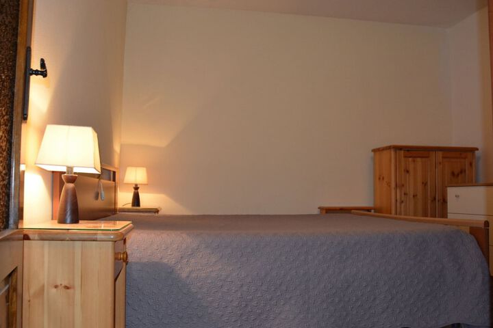 Room 3 of 46