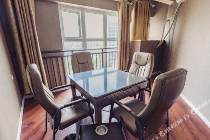Fuyang Yingzhou Xuanyuan Business Hotel