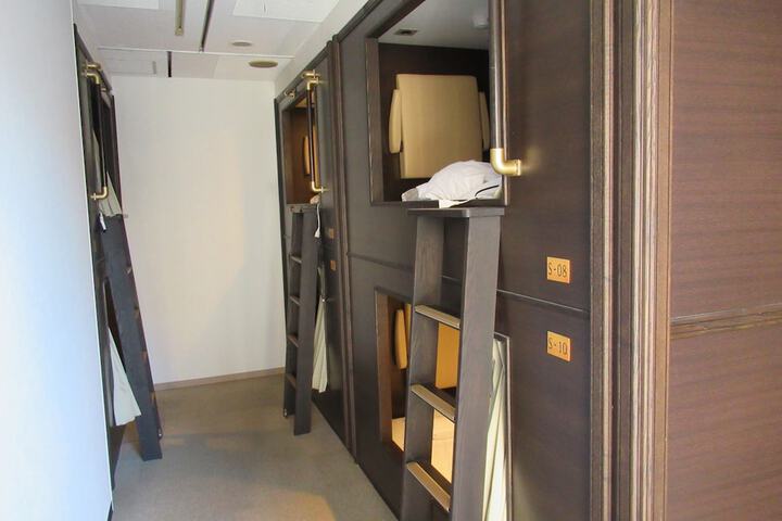 Room 19 of 64