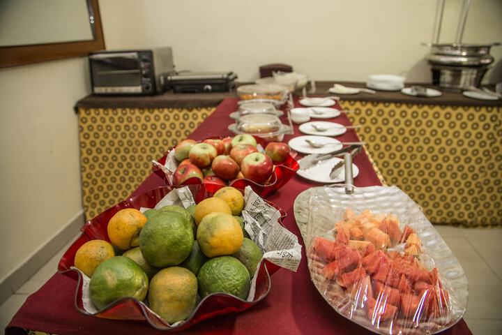Dining 56 of 76
