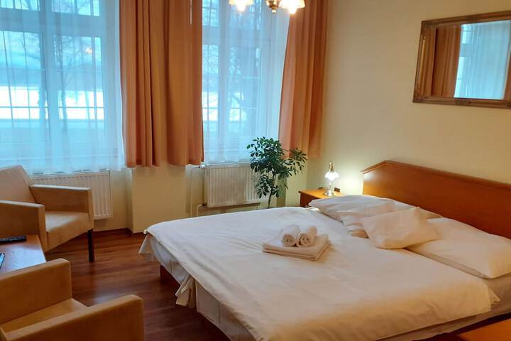 Room 5 of 38