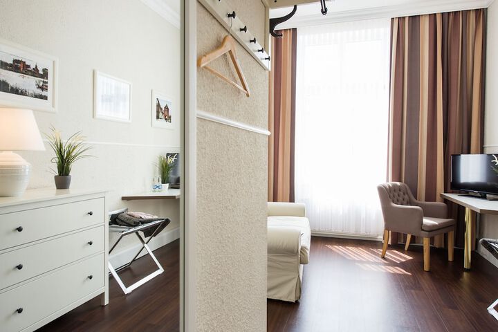 Room 43 of 69