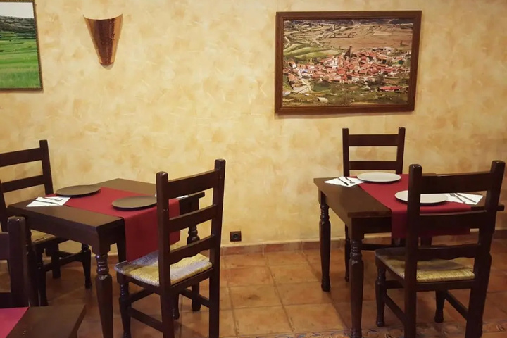 Dining 14 of 15