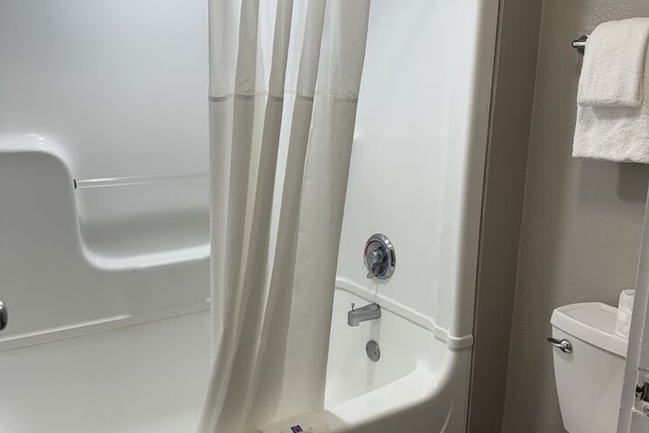 1 Queen Bed (1 of 16)