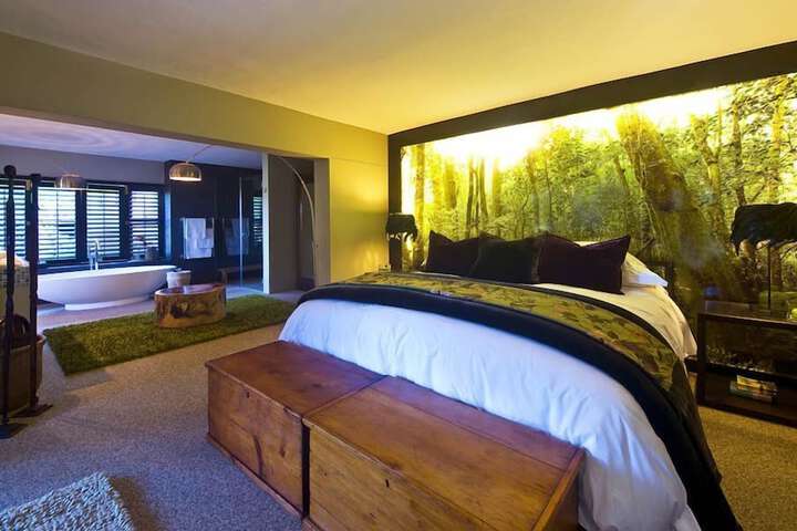 Room 3 of 37