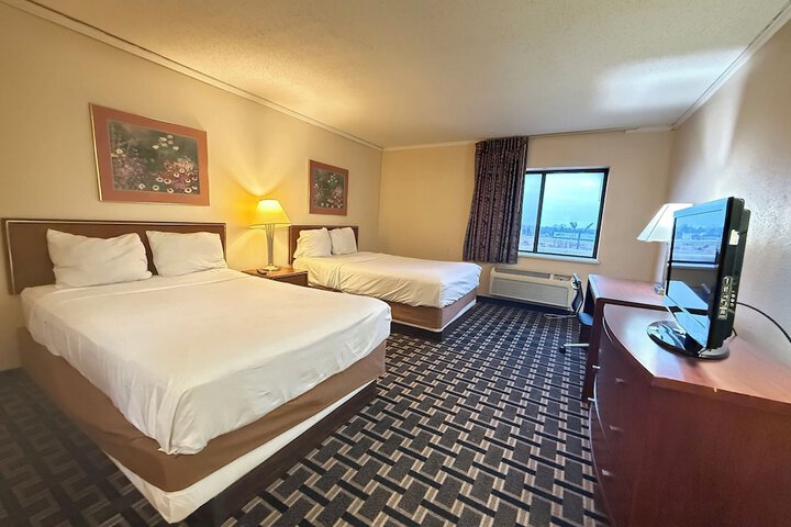 Room 4 of 18