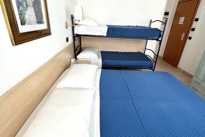 Room 3 of 42
