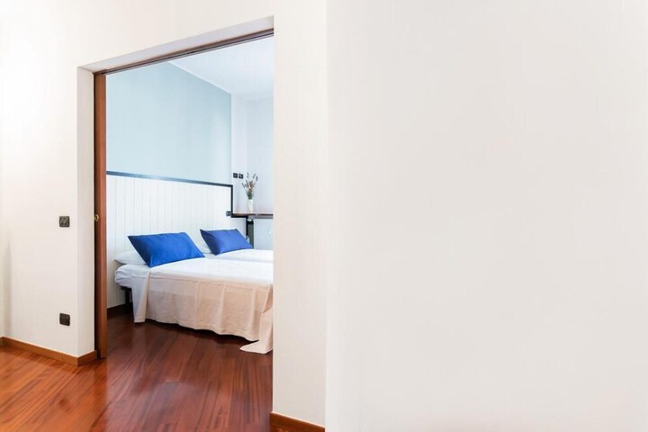 Room 6 of 26