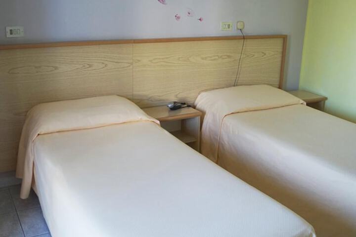 Room 21 of 40