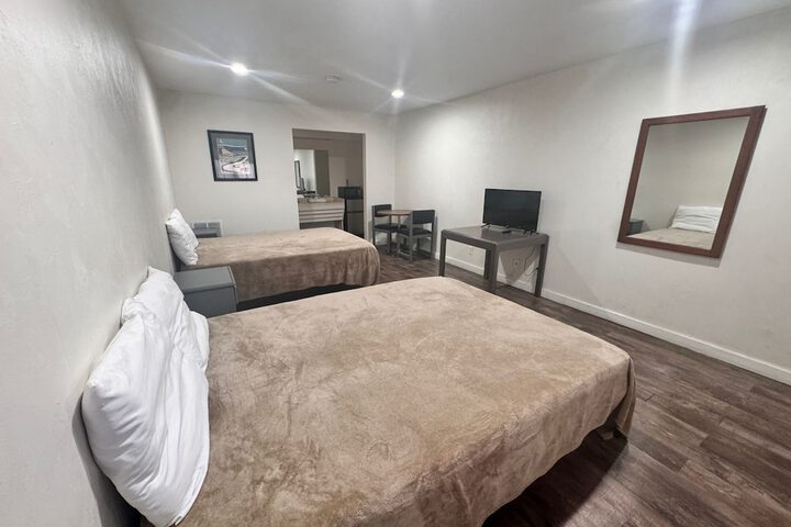 Room 11 of 35