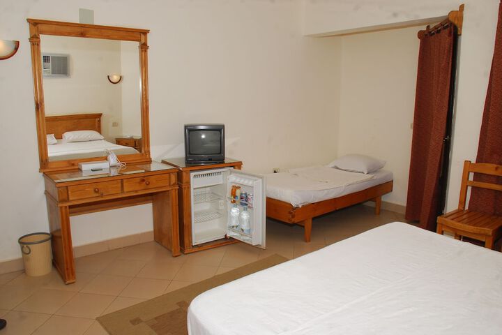Room 3 of 72