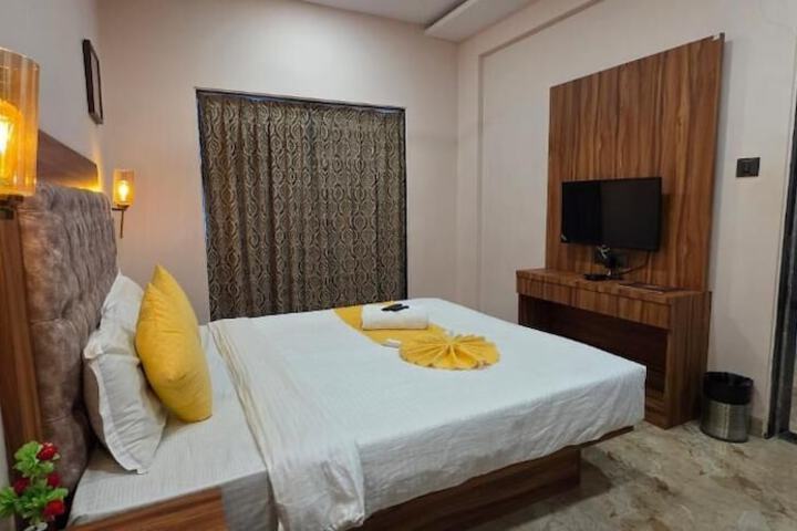 Room 2 of 15