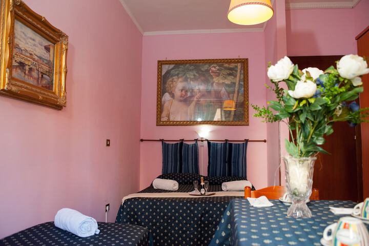 Room 6 of 14