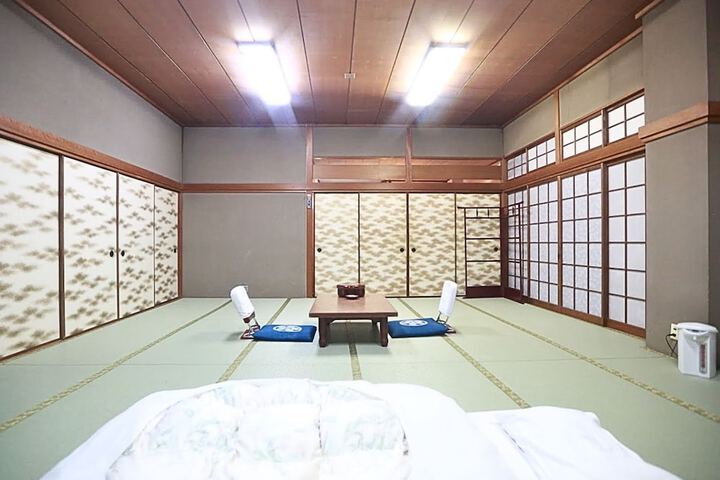 Room 18 of 70