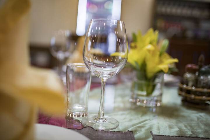 Dining 33 of 40