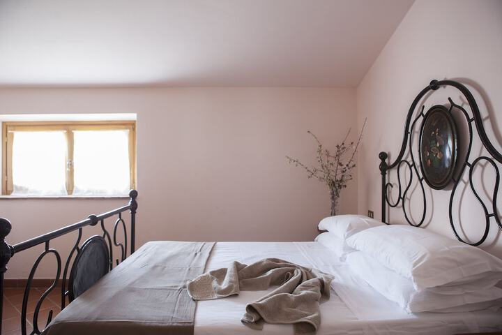 Room 2 of 50