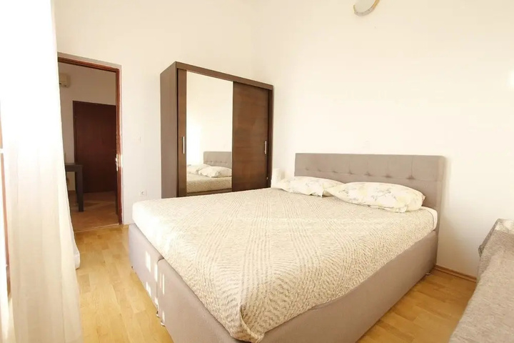 Room 2 of 11