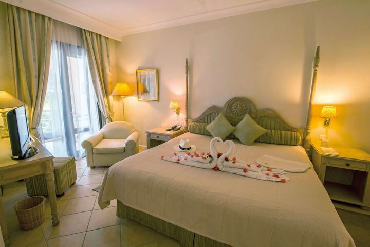 Room 32 of 209