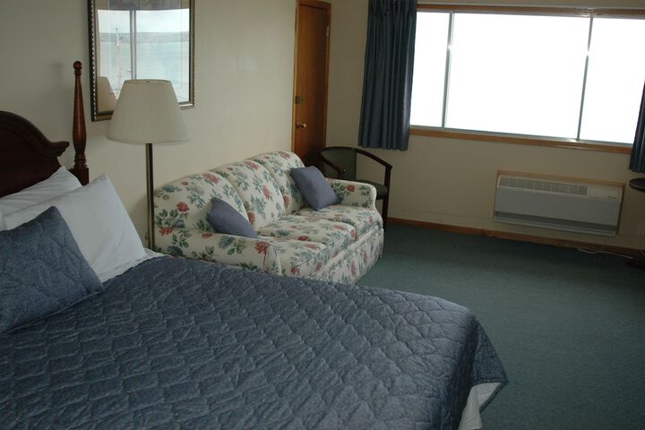 Room 13 of 115