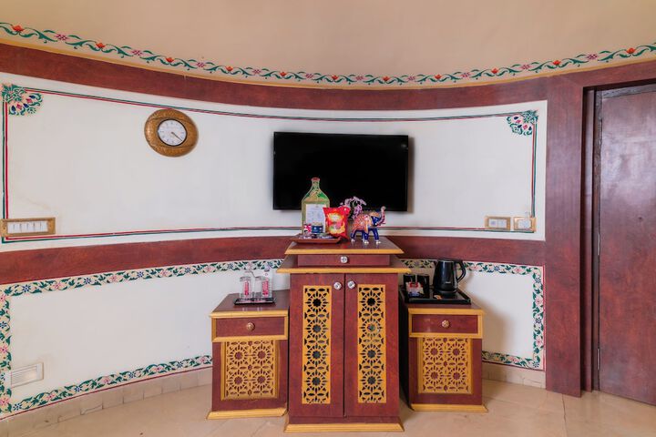 Room 16 of 90