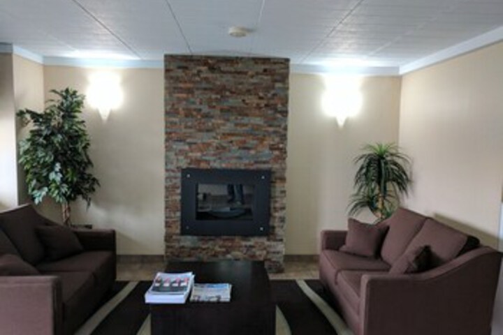 Ballroom/Hall 94 of 108