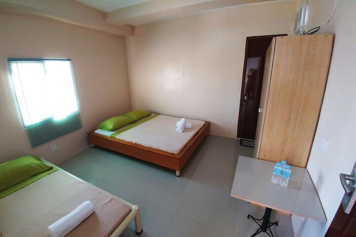 Room 3 of 34