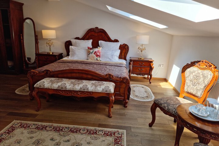 Room 16 of 50