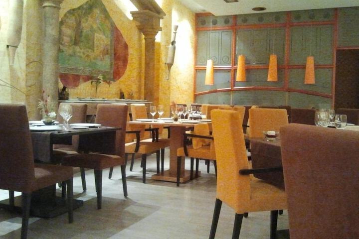 Dining Photos