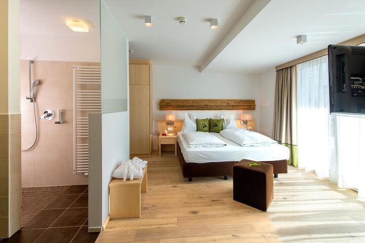Room 9 of 54