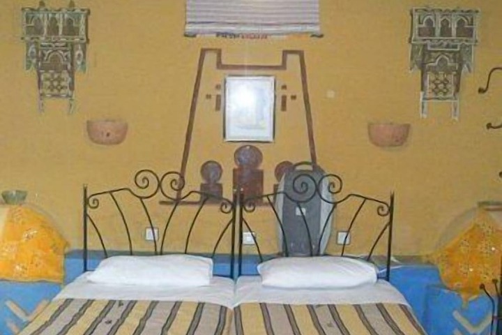 Room 16 of 53