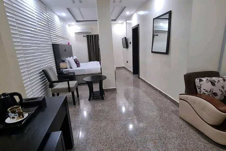 Room 7 of 53
