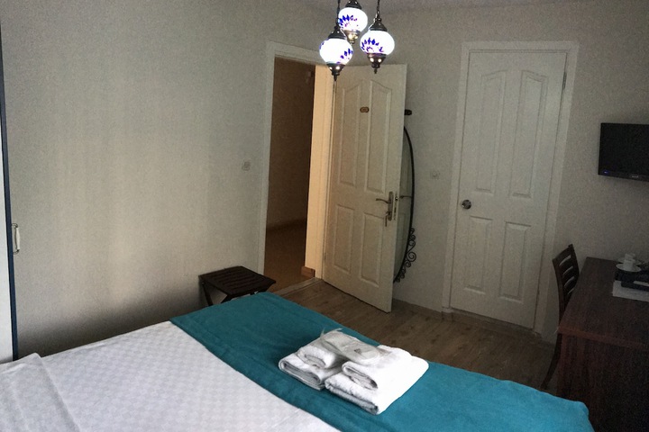 Room 22 of 90