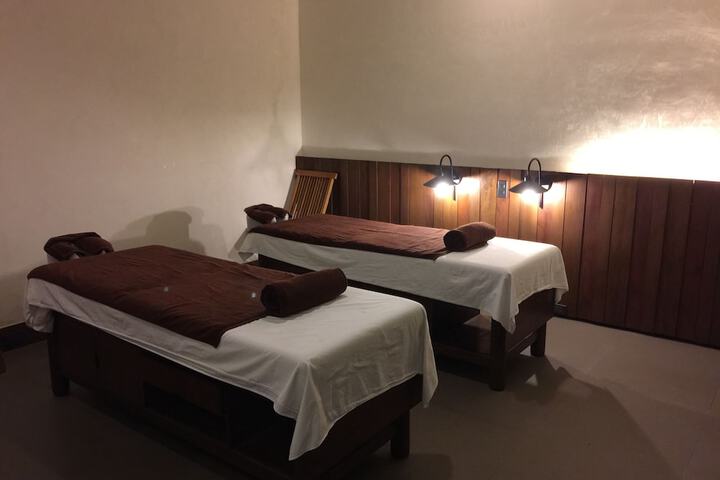 Room 64 of 104