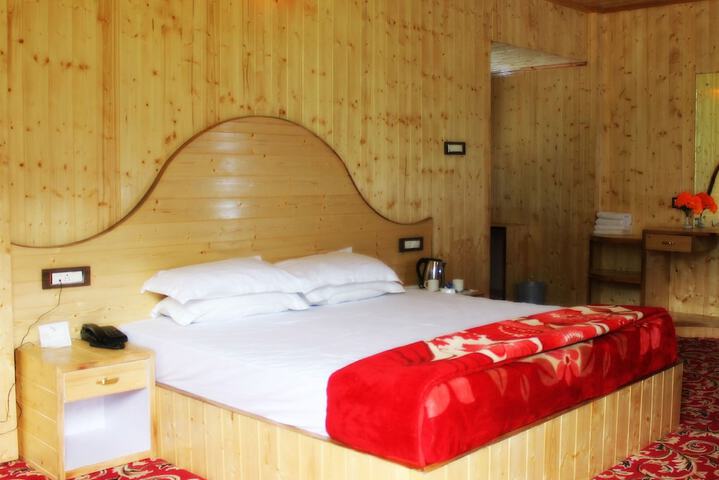 Room 5 of 5