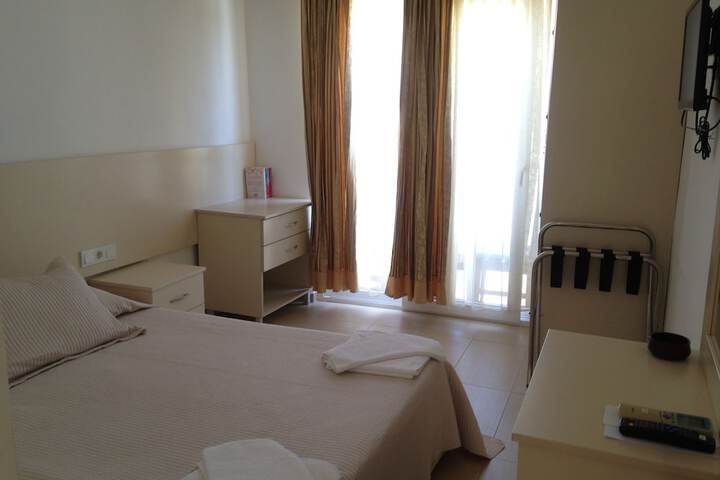 Room 3 of 46
