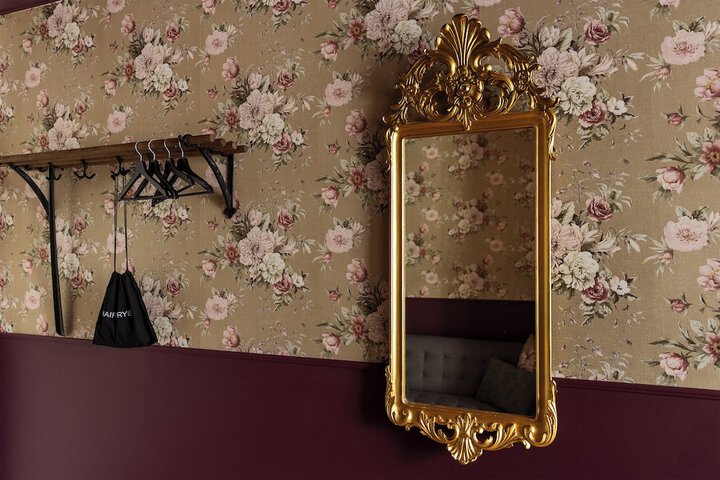 Room 30 of 65