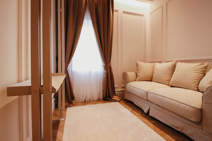 Room 17 of 49
