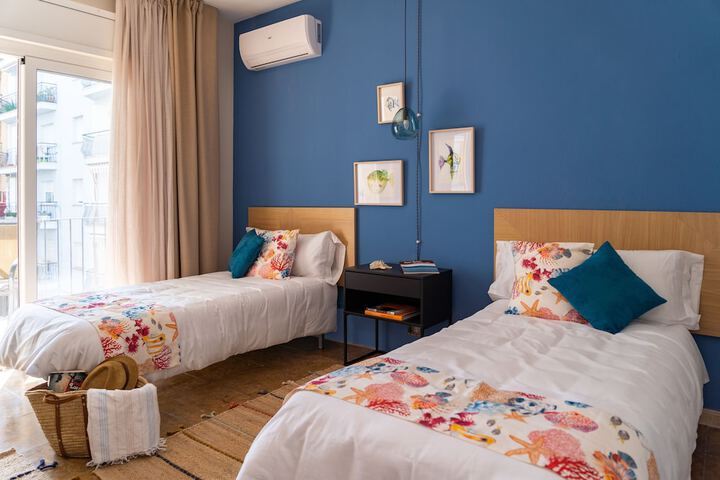 Room 10 of 38