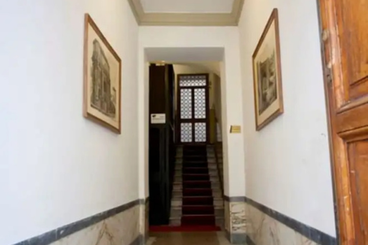 Room 12 of 17