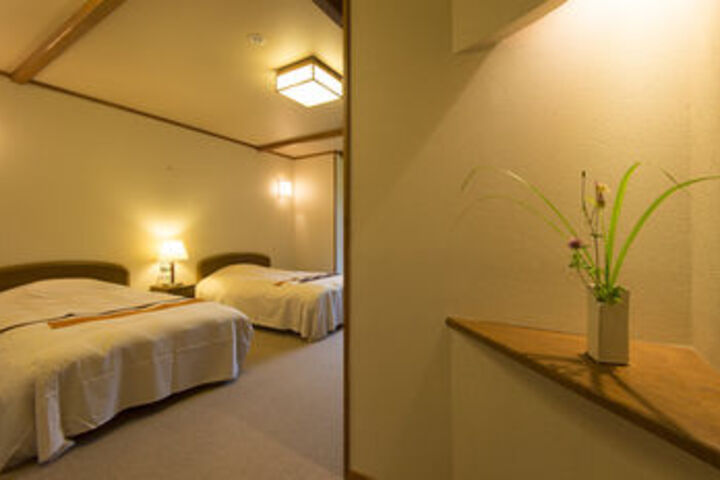 Room 18 of 28