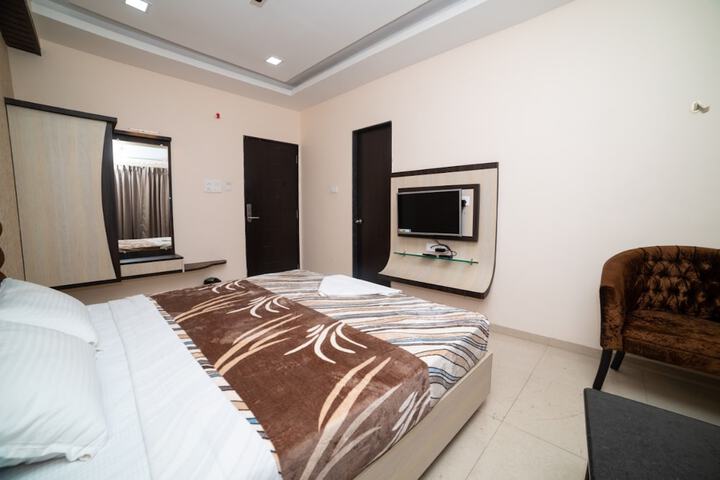 Room 10 of 21