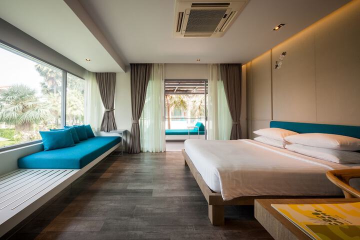 Room 10 of 48