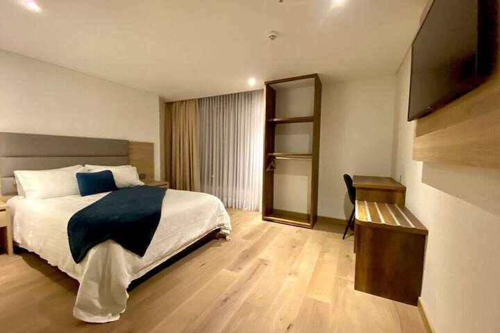 Room 13 of 36