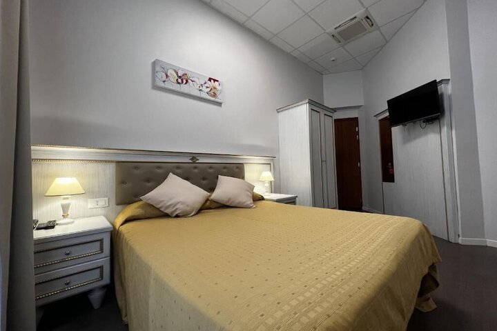 Room 15 of 61