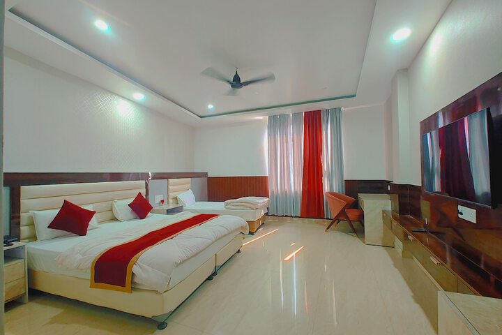 Room 17 of 31
