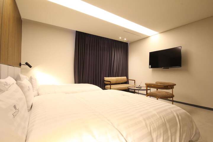 Room 19 of 59