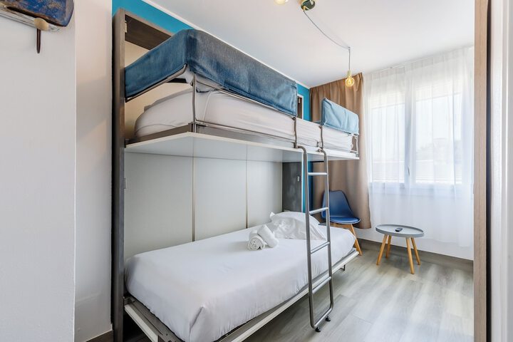 Room 30 of 66